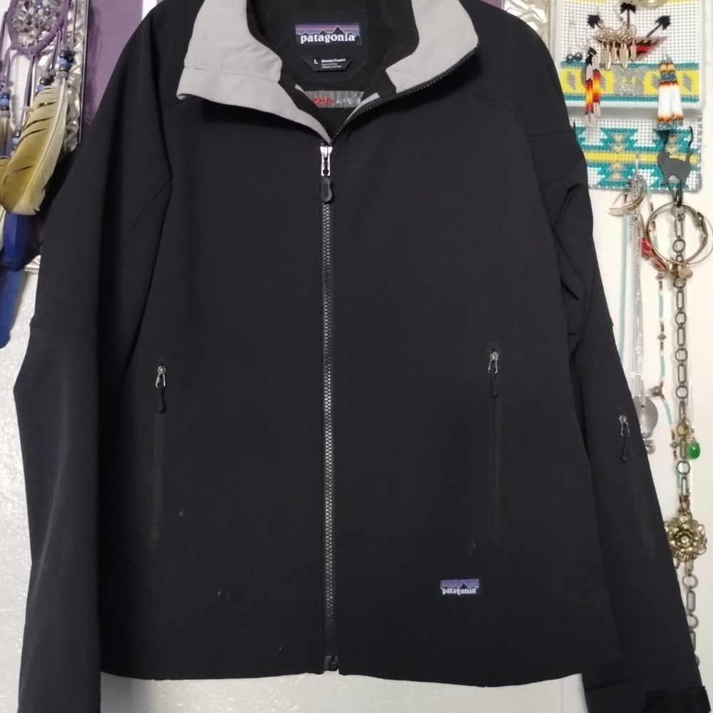 Patagonia Black and Gray Zip-Up Jacket